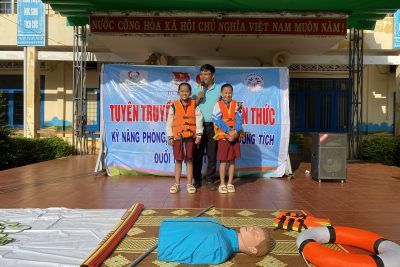 TĂNG CƯỜNG CÔNG TÁC TẬP HUẤN PHỔ BIẾN KIẾN THỨC PHÒNG TRÁNH TAI NẠN THƯƠNG TÍCH, PHÒNG CHỐNG ĐUỐI NƯỚC CHO CÁN BỘ, GIÁO VIÊN VÀ HỌC SINH.